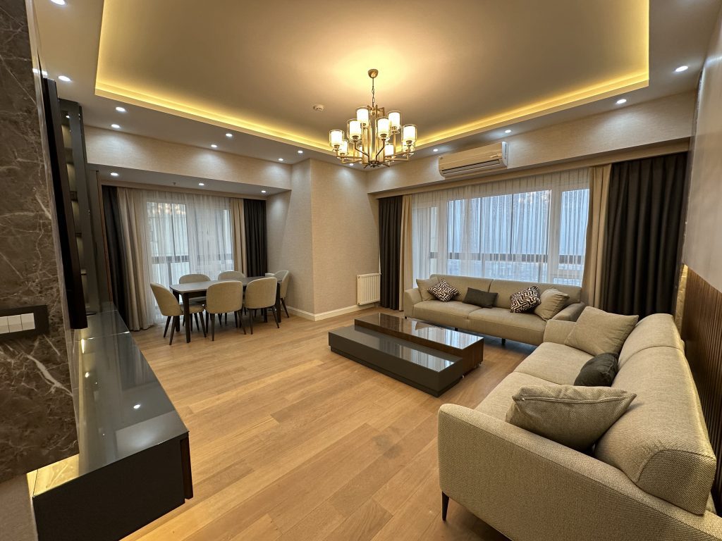 صورة  من أحد مشاريع شركتنا لإكساء وديكور وفرش شقة سكنية في موقف مول فينيسا في اسطنبول.